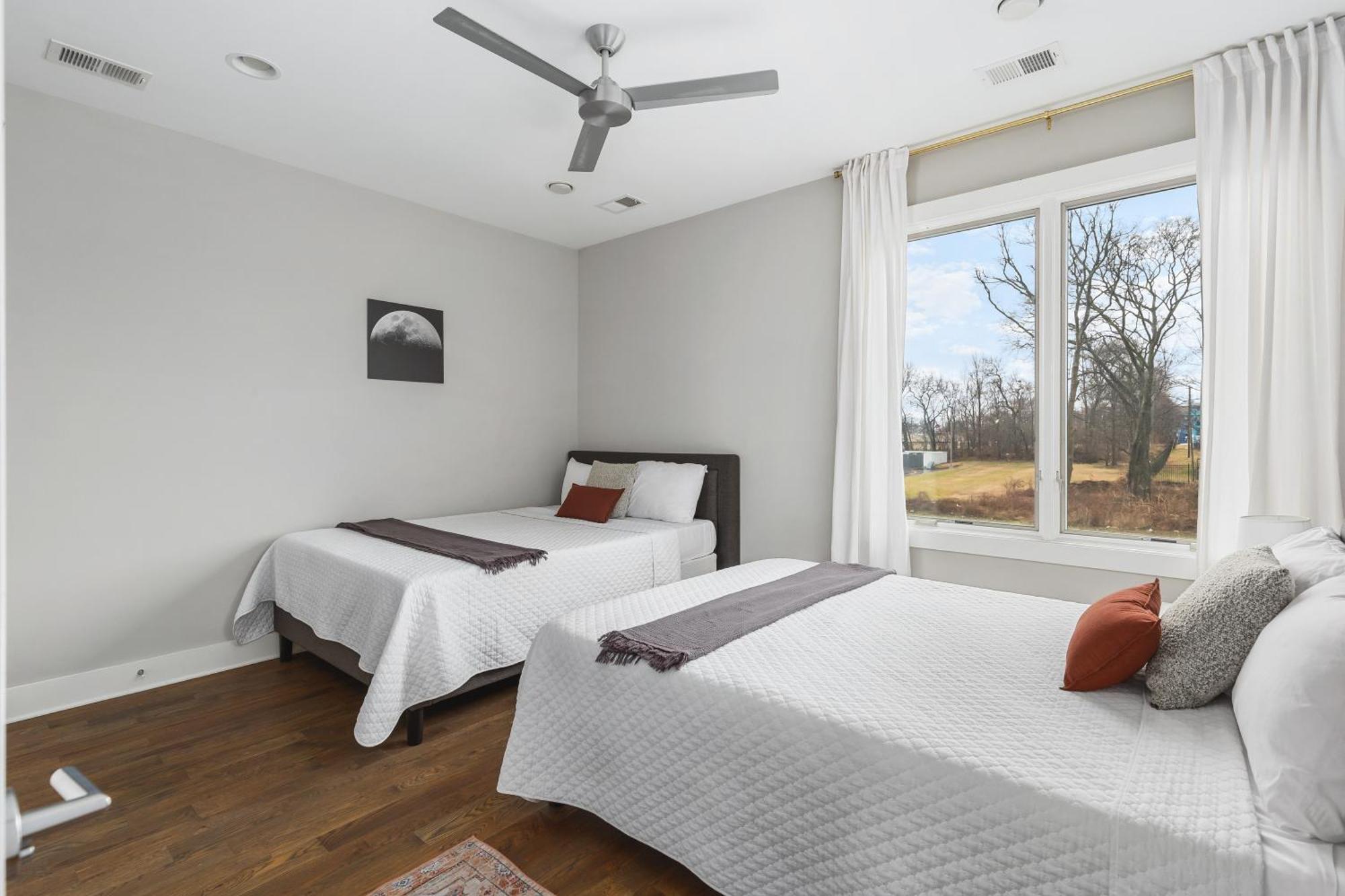 Modern Luxury Rooftop Deck, 3 Mi To Downtown Нашвил Екстериор снимка